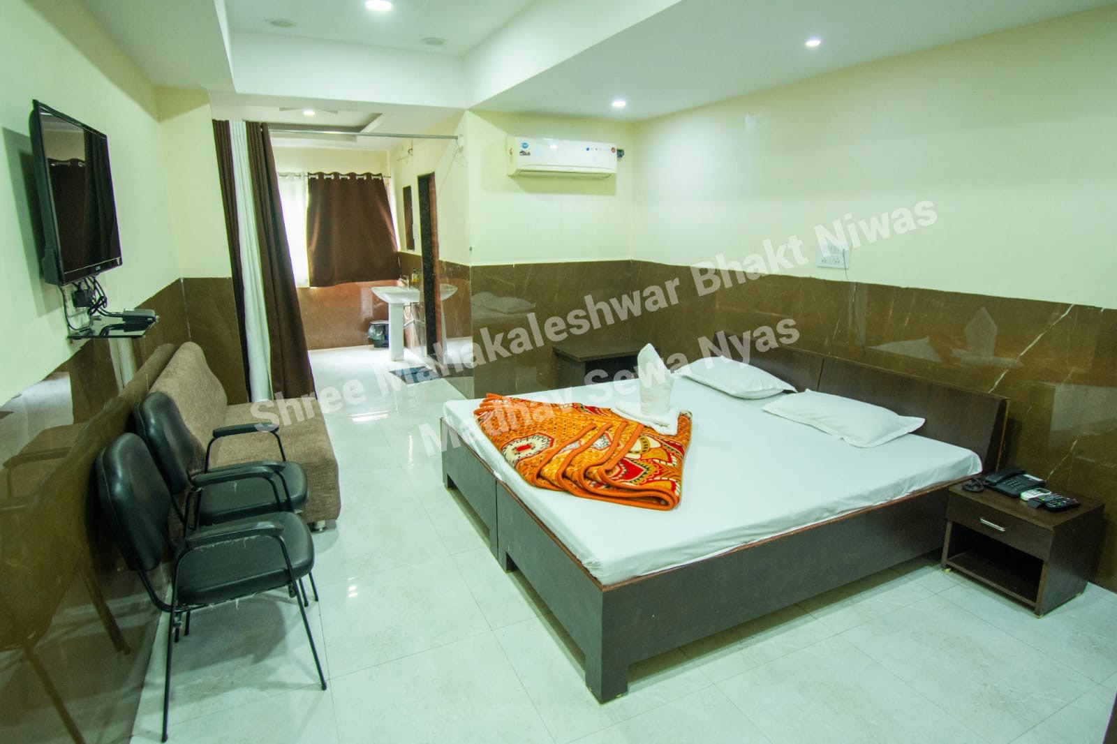 Deluxe room with AC and TV